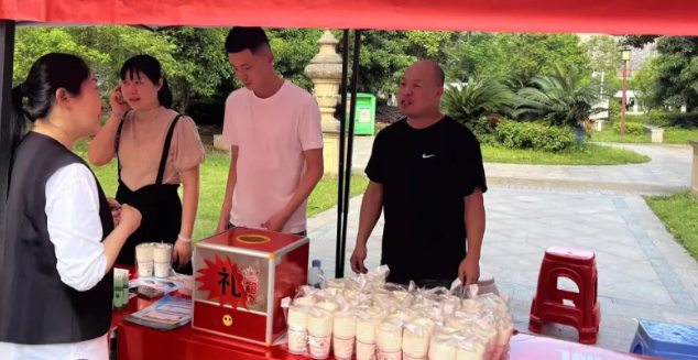 節(jié)水宣傳進(jìn)社區(qū)，貼心守護(hù)“水”安全——和濟水務(wù)開展“便民服務(wù)進(jìn)社區(qū)”主題活動